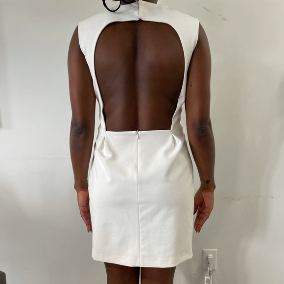 Sexy backless white dress - Picture 3 of 4